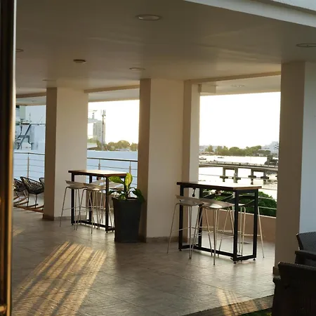 Bahia 79 Apartasuites Cerca Al Centro Apartahotel