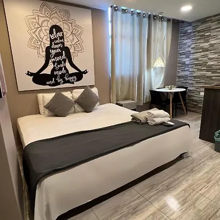 Bahia 79 Apartasuites Cerca Al Centro Aparthotel 4*