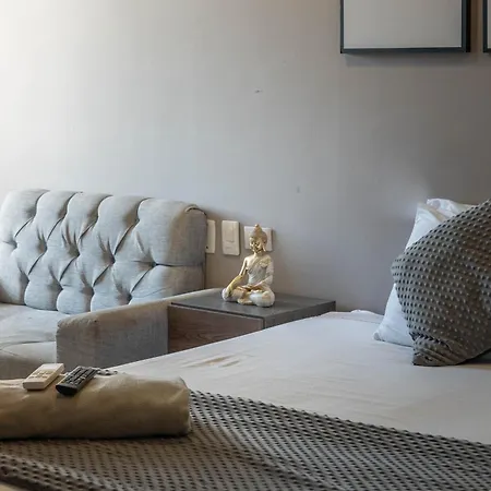 Bahia 79 Apartasuites Cerca Al Centro 4*