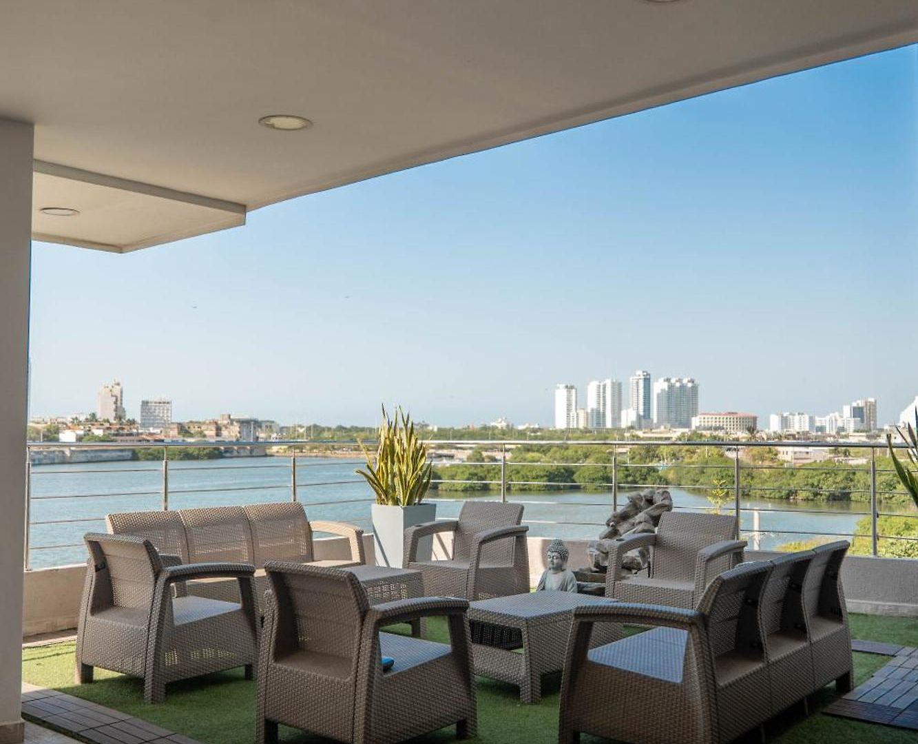 Aparthotel Bahia 79 Apartasuites Cerca Al Centro 4*