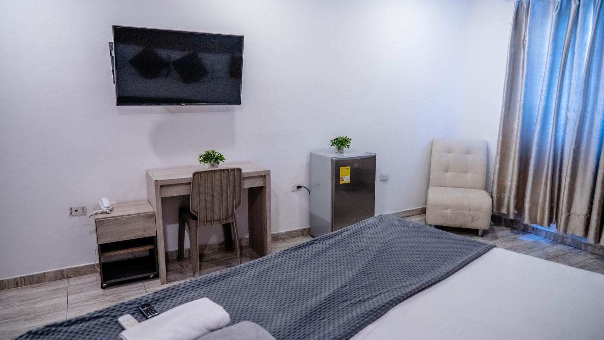 Bahia 79 Apartasuites Cerca Al Centro 4*