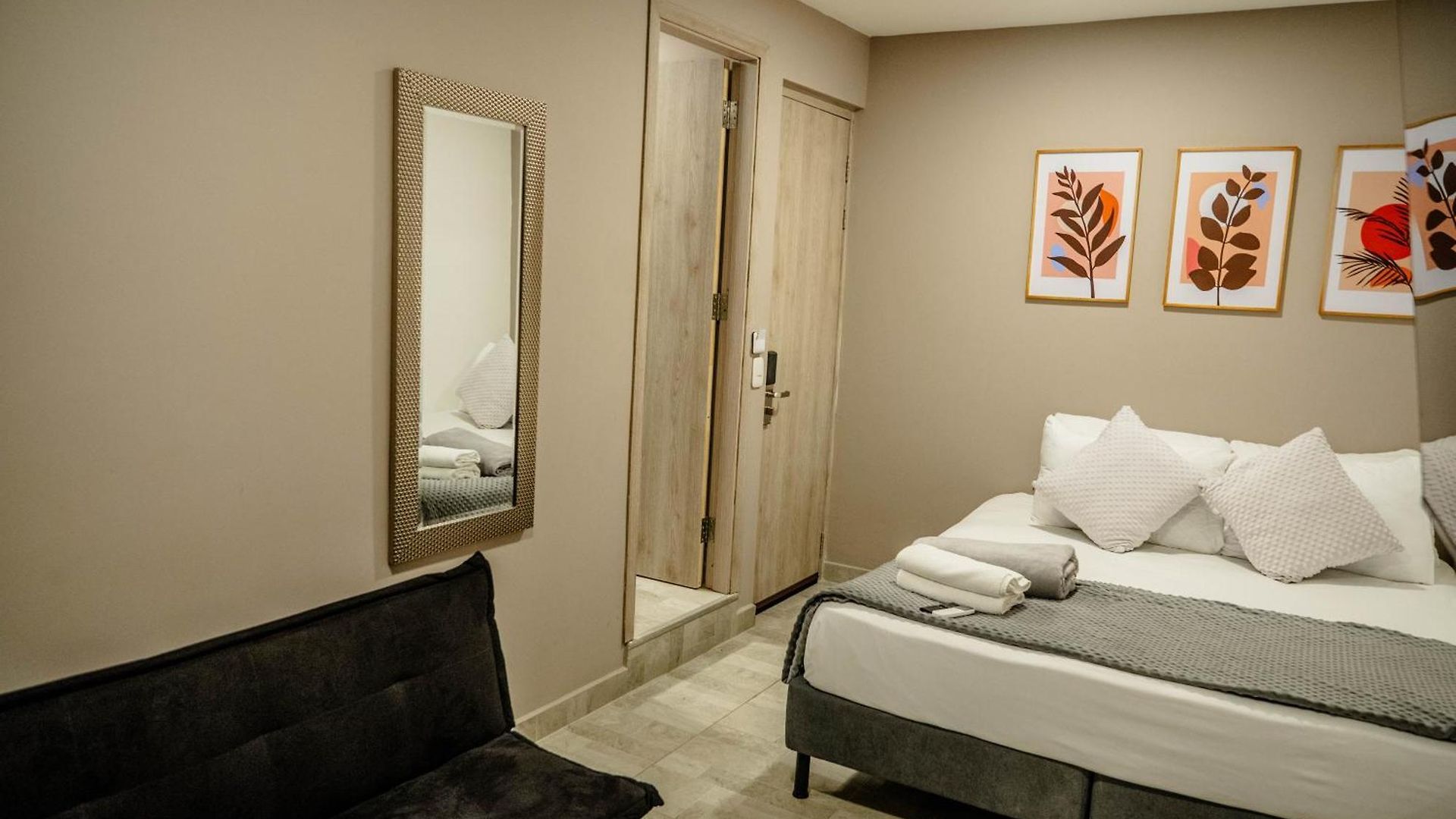 Aparthotel Bahia 79 Apartasuites Cerca Al Centro