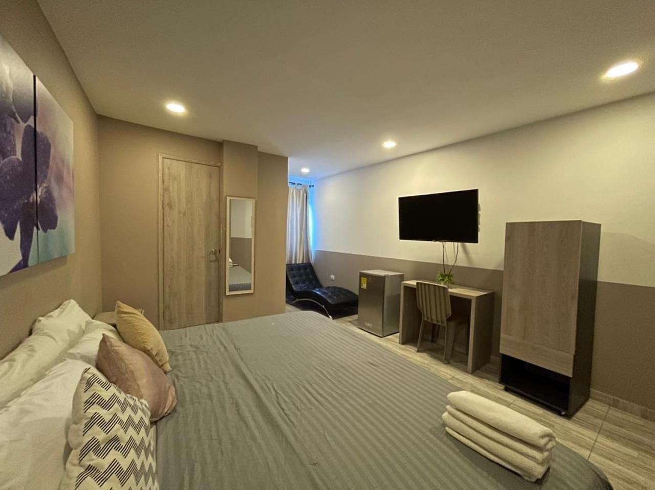 Bahia 79 Apartasuites Cerca Al Centro 4*