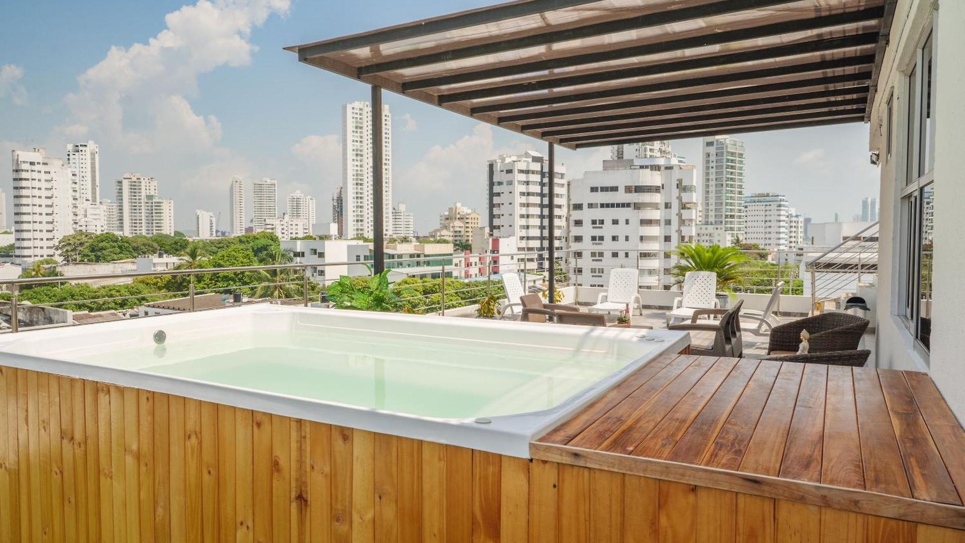 Bahia 79 Apartasuites Cerca Al Centro Aparthotel