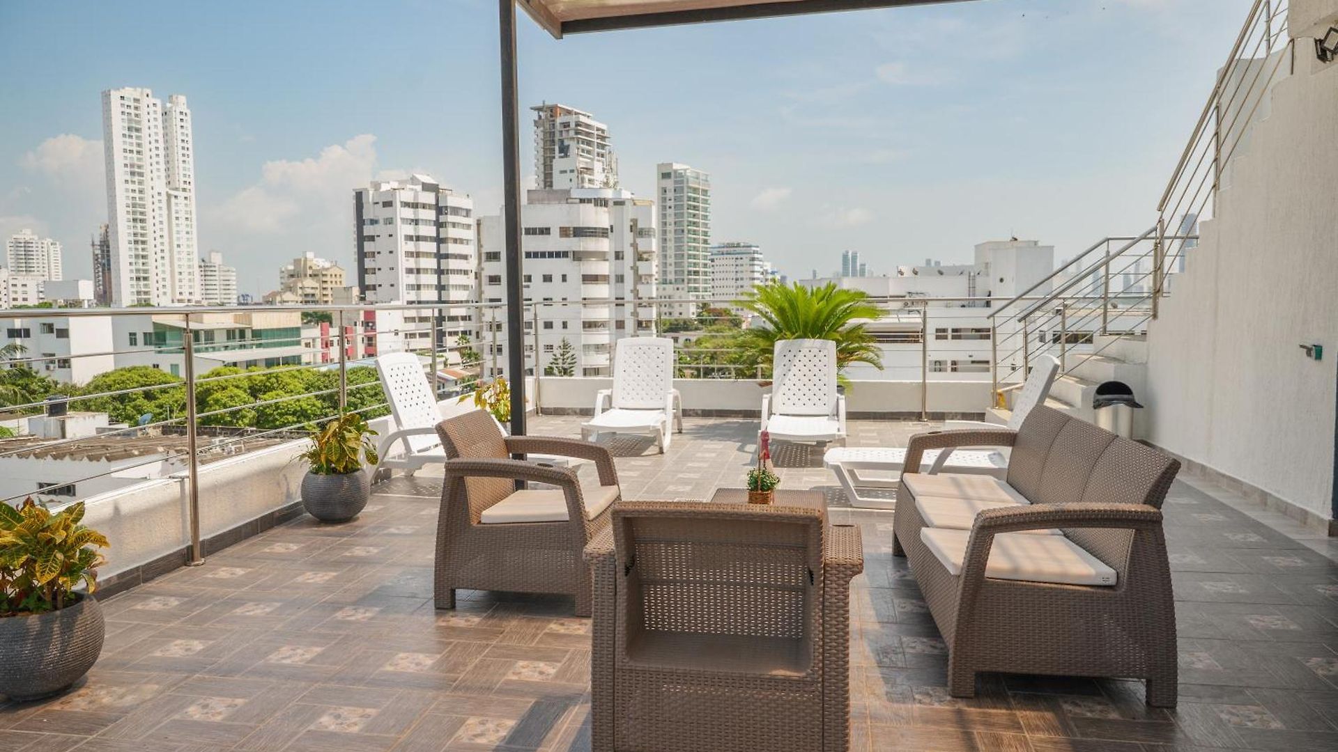 Aparthotel Bahia 79 Apartasuites Cerca Al Centro 4*