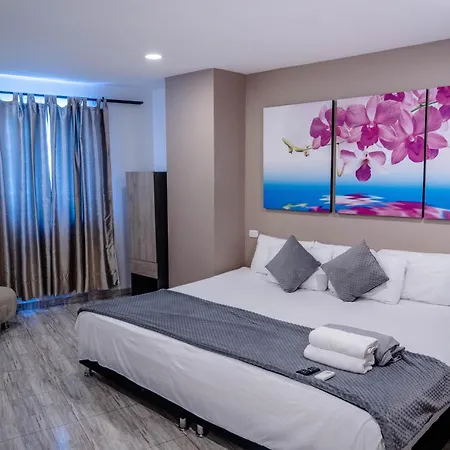 Bahia 79 Apartasuites Cerca Al Centro Apartahotel