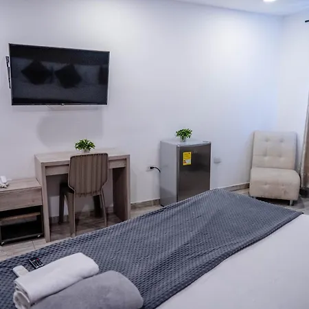 Bahia 79 Apartasuites Cerca Al Centro 4*