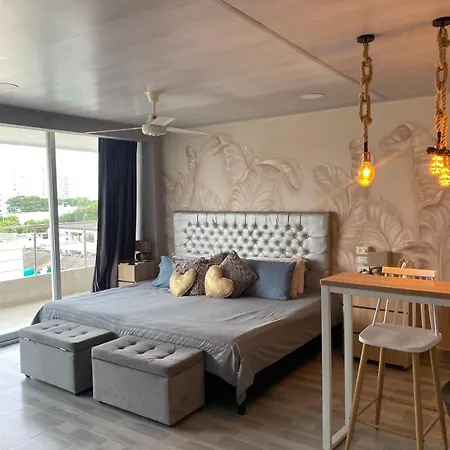 Apartahotel Bahia 79 Apartasuites Cerca Al Centro 4*