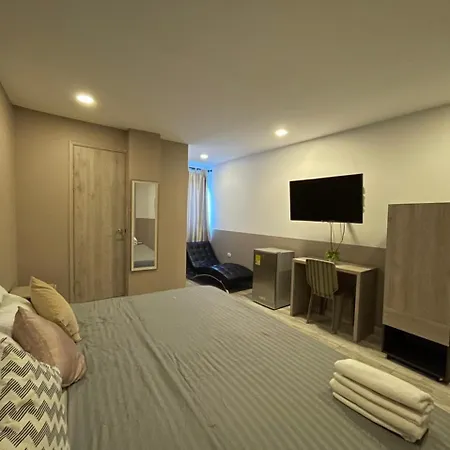 Bahia 79 Apartasuites Cerca Al Centro 4*