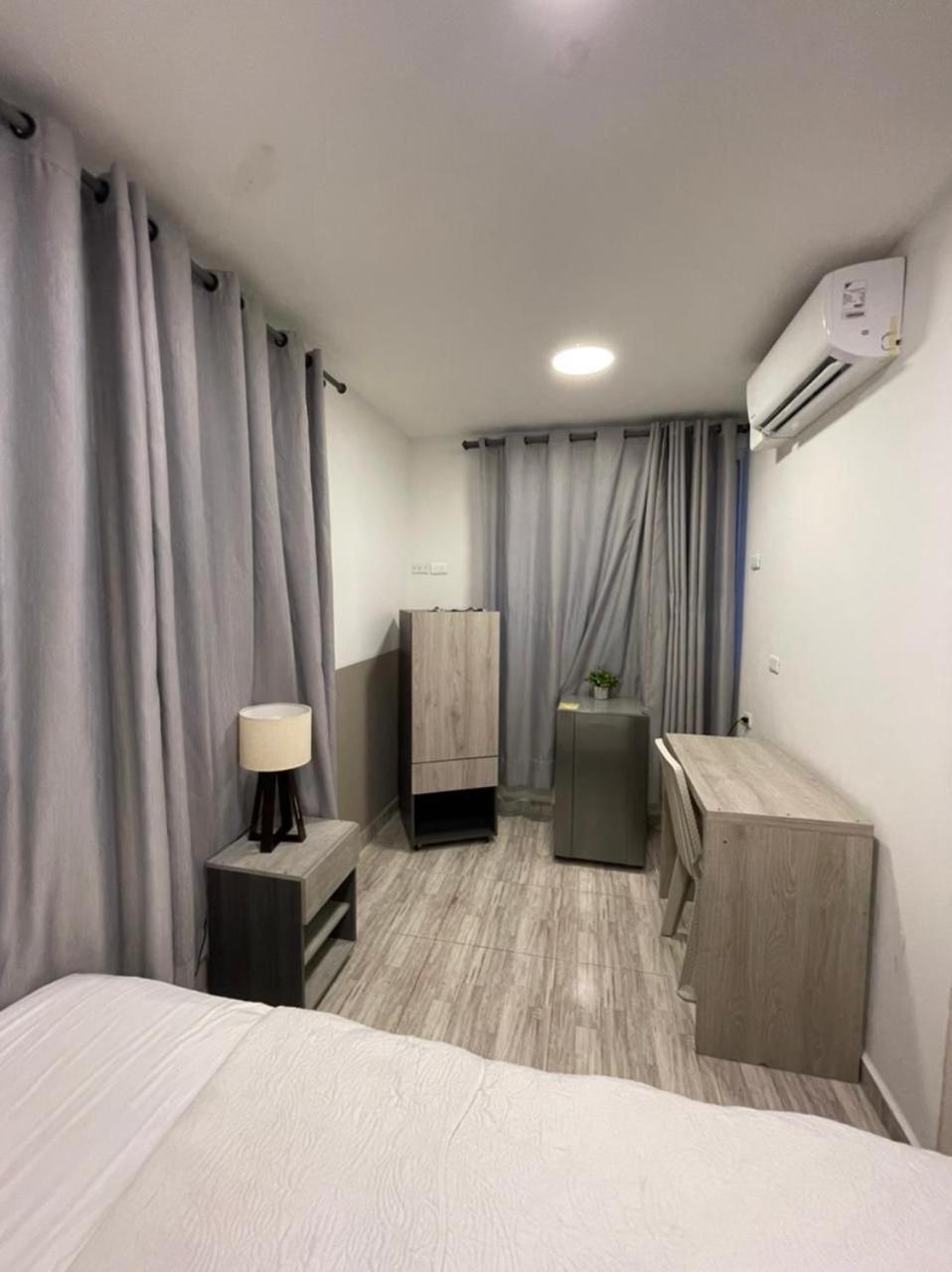 Aparthotel Bahia 79 Apartasuites Cerca Al Centro 4*