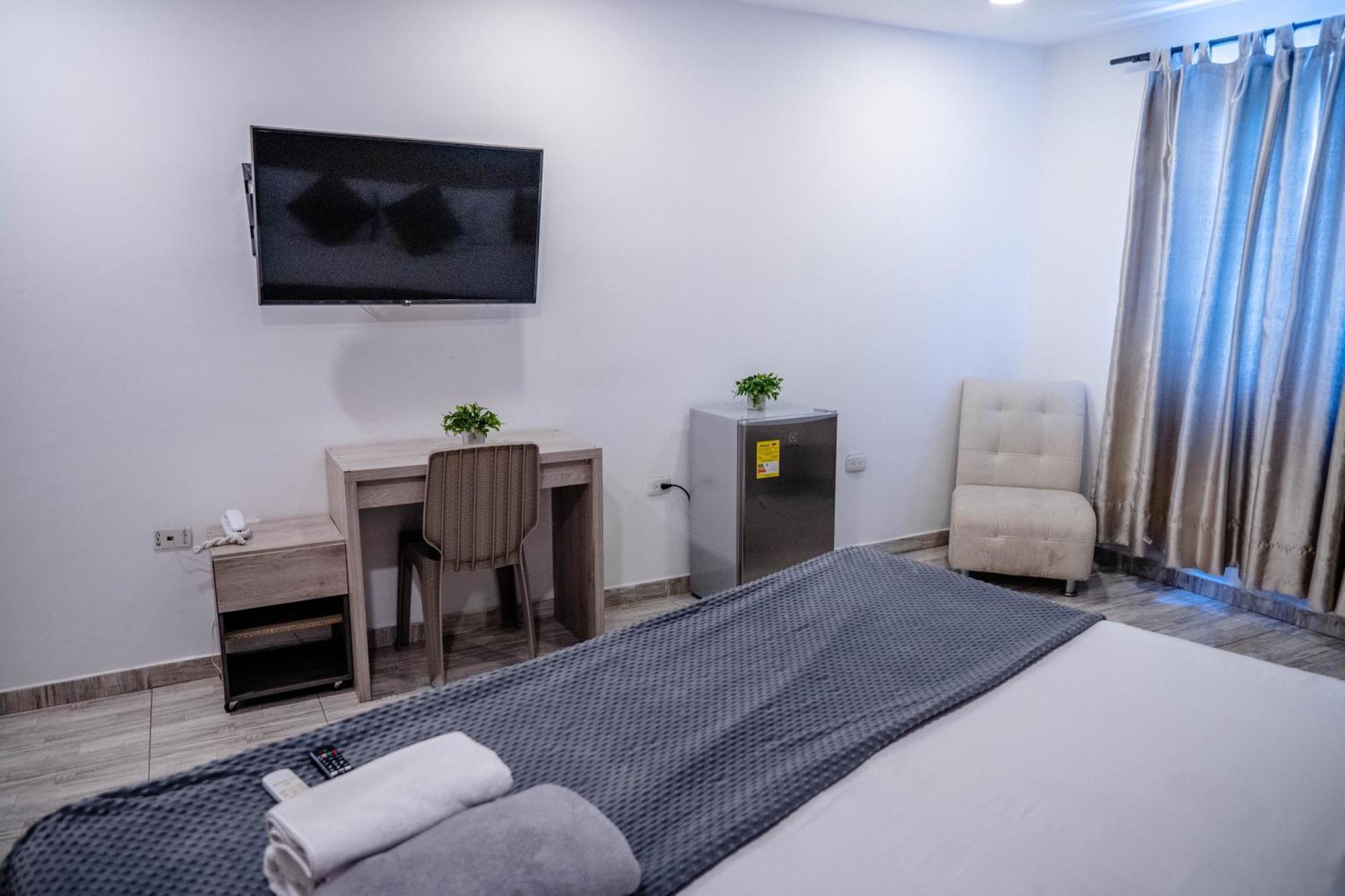 Bahia 79 Apartasuites Cerca Al Centro 4*