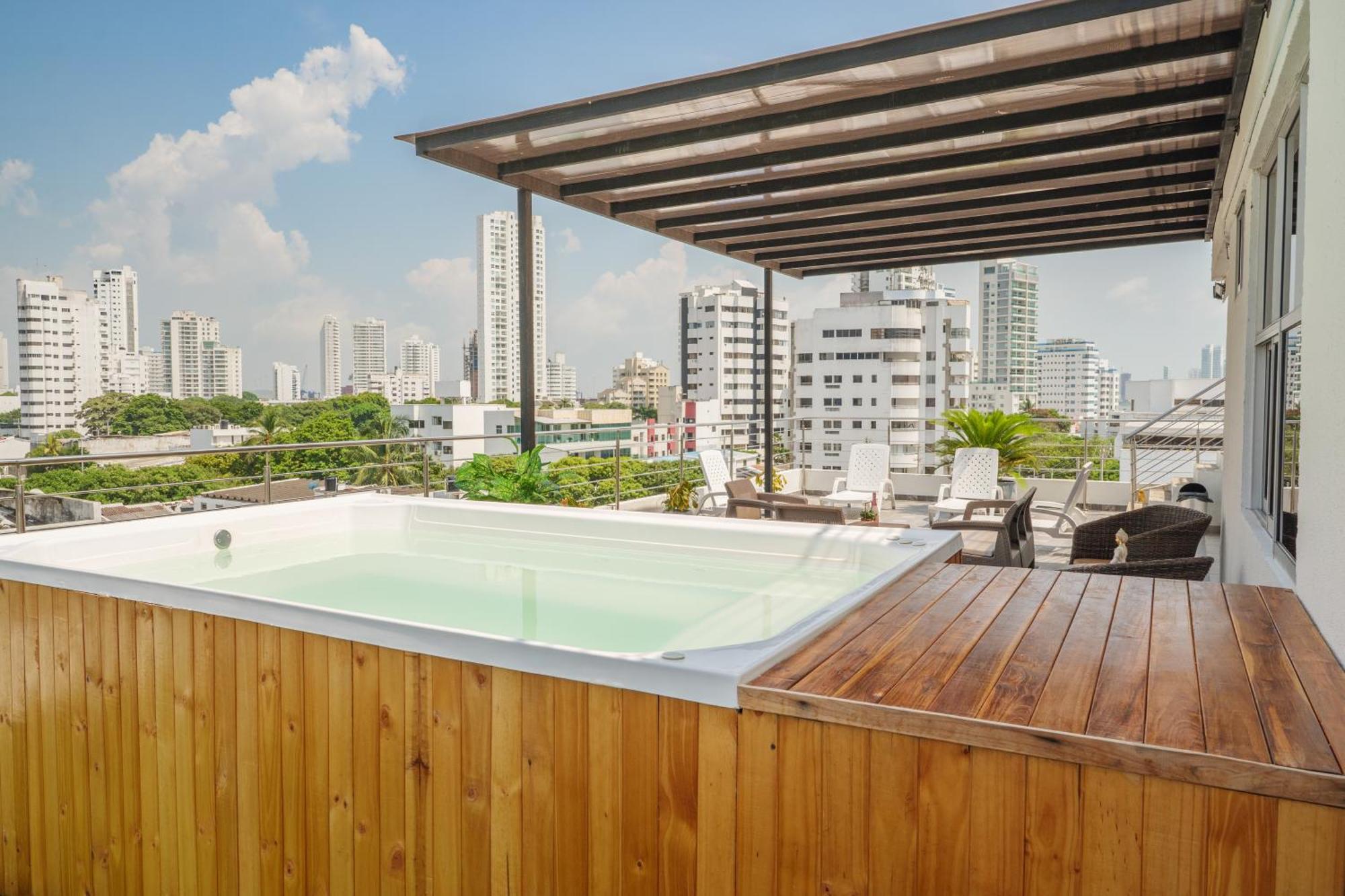 Bahia 79 Apartasuites Cerca Al Centro Apartahotel