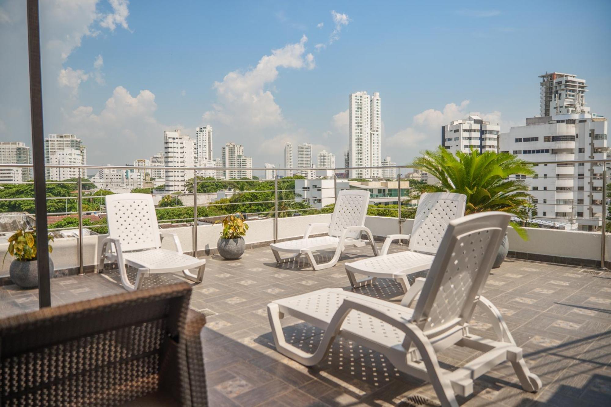 Bahia 79 Apartasuites Cerca Al Centro 4*