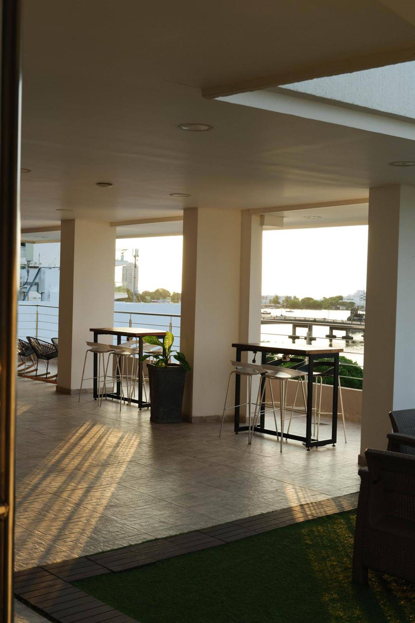 Bahia 79 Apartasuites Cerca Al Centro Apartahotel