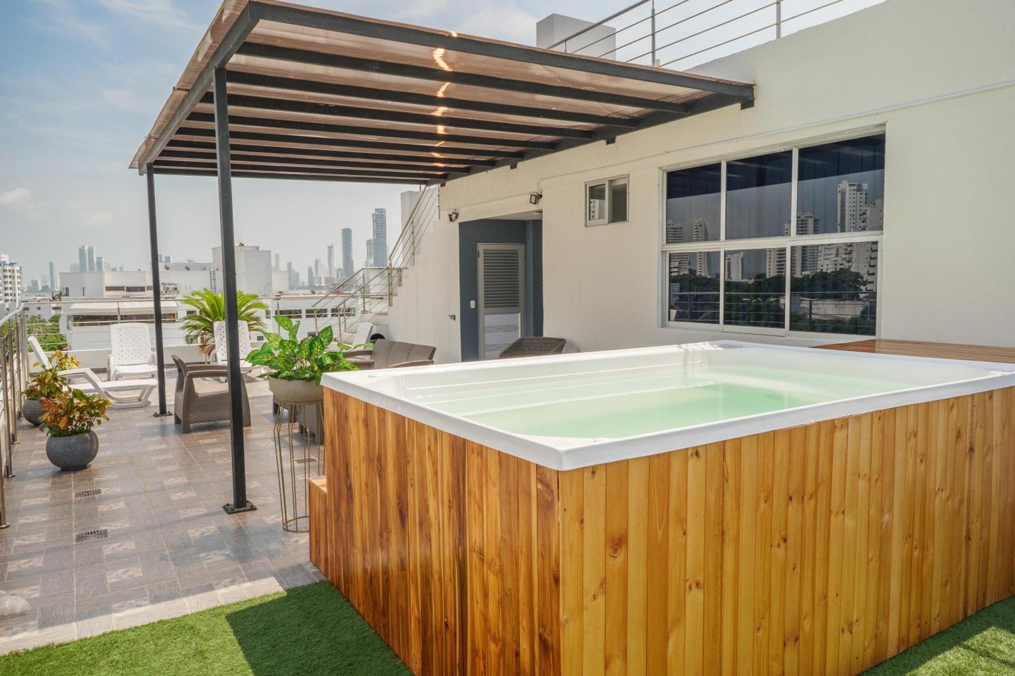 Apartahotel Bahia 79 Apartasuites Cerca Al Centro 3*